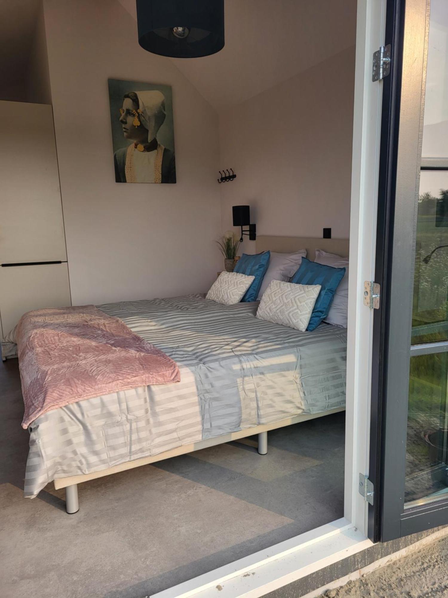 Huisje Mina Vrouwenpolder Exterior foto